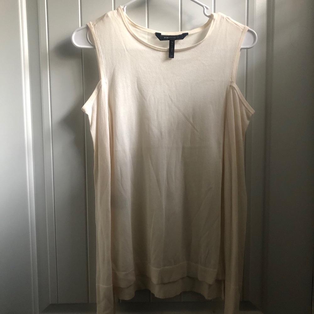 BCBG cut out shoulder top